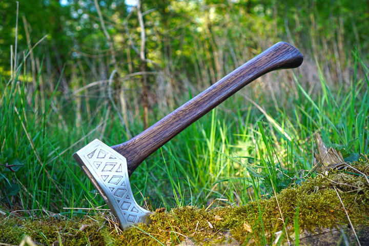 viking-axe-hand-made